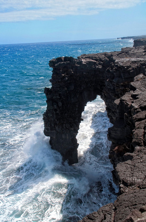 #114NP Hawai'i Volcanoes National Park, Hawaii, Holei Sea Arch 2010
